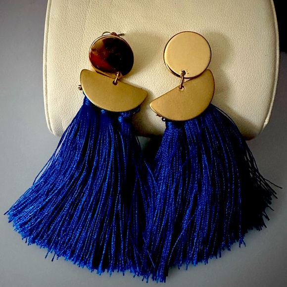 New Gold plated 18 carat durable earrings. - Picture 1 of 3